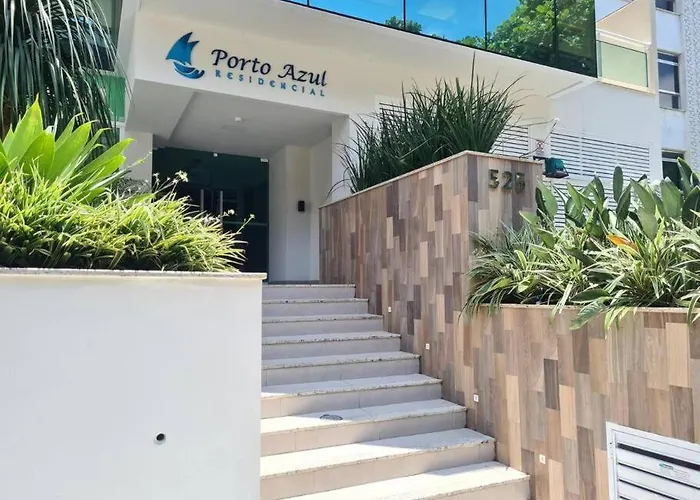 Apt novo e charmoso a uma quadra da Praia do Forte